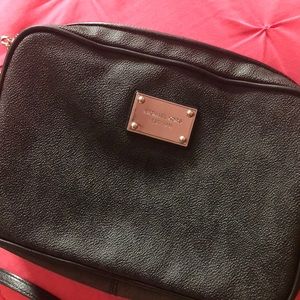 Micheal Kors Crossbody